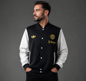 Jaqueta Manchester United Red Devils Varsity Premium – 2022/23. Adidas Originals