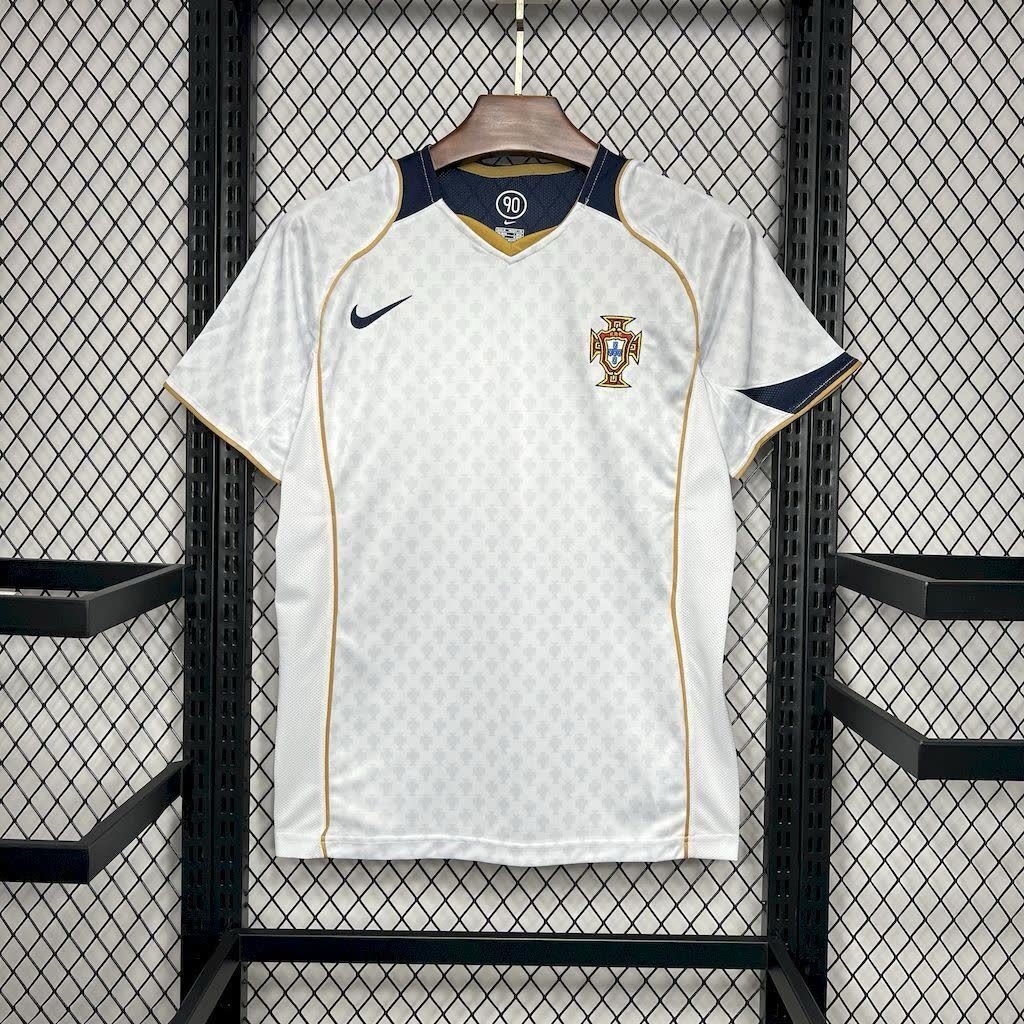 Seleção de Portugal Nike Total 90, modelo utilizado na era 2004–2006. Euro 2004. - Imagem 7
