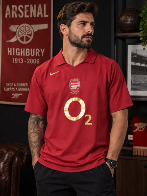 Arsenal 2005/06 – Highbury | Nike Total 90 | Última temporada em Highbury.